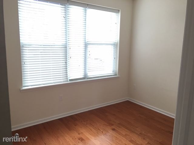 Foto del edificio - 1 br, 1 bath Apartment - 1310 Irving St