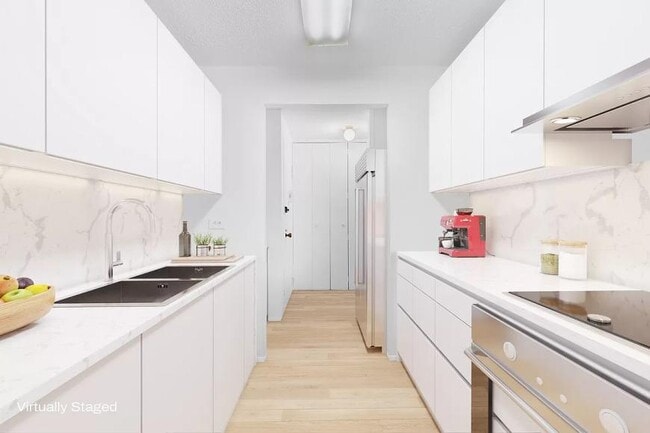 Building Photo - 3 bedroom in New York NY 10038