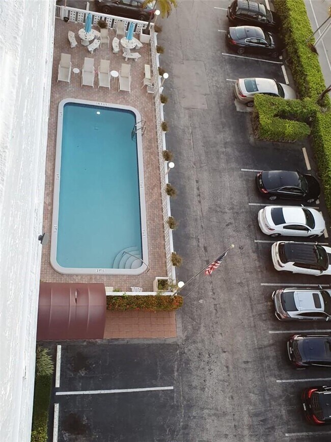 Foto del edificio - 3201 NE 14th Street Causeway