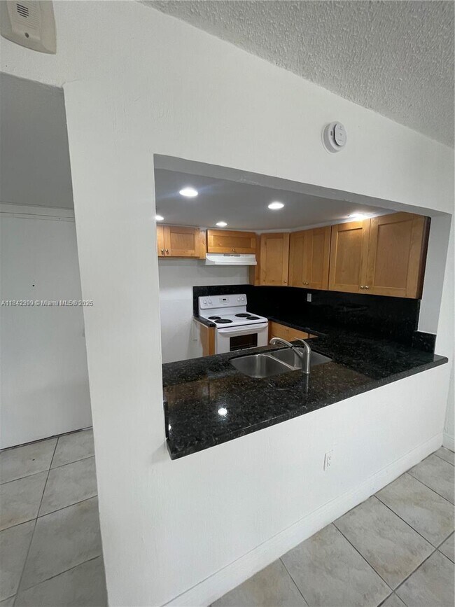 Foto del edificio - 10500 SW 108th Ave