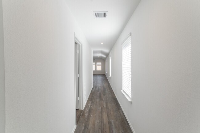 Foto del edificio - 24314 Pebble Cres Ln