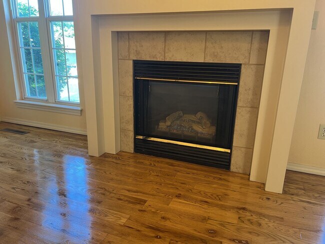 Foto del edificio - 3322 S Lakeside Ave