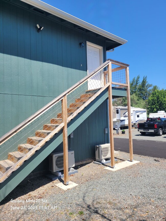 Building Photo - Wagner Creek Estates