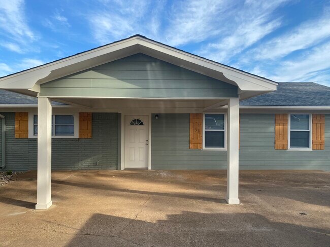 Foto del edificio - 140 FM 16 W