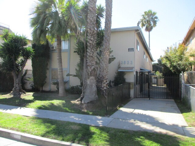 Foto del edificio - 3833 Tilden Ave