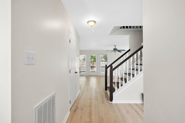 Building Photo - 6108 New Market Way