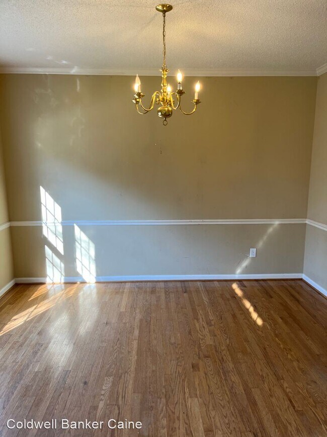 Building Photo - 4 br, 2.5 bath House - 18 Summer Glen Drive