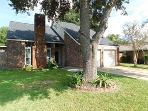 Building Photo - 10007 Sagecanyon Dr