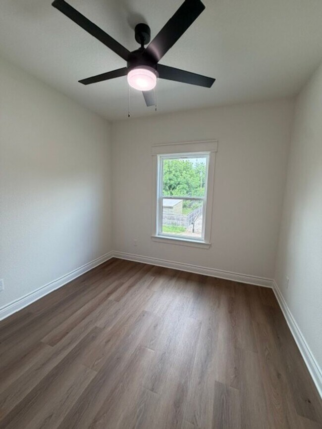 Foto del edificio - 307 Live Oak St