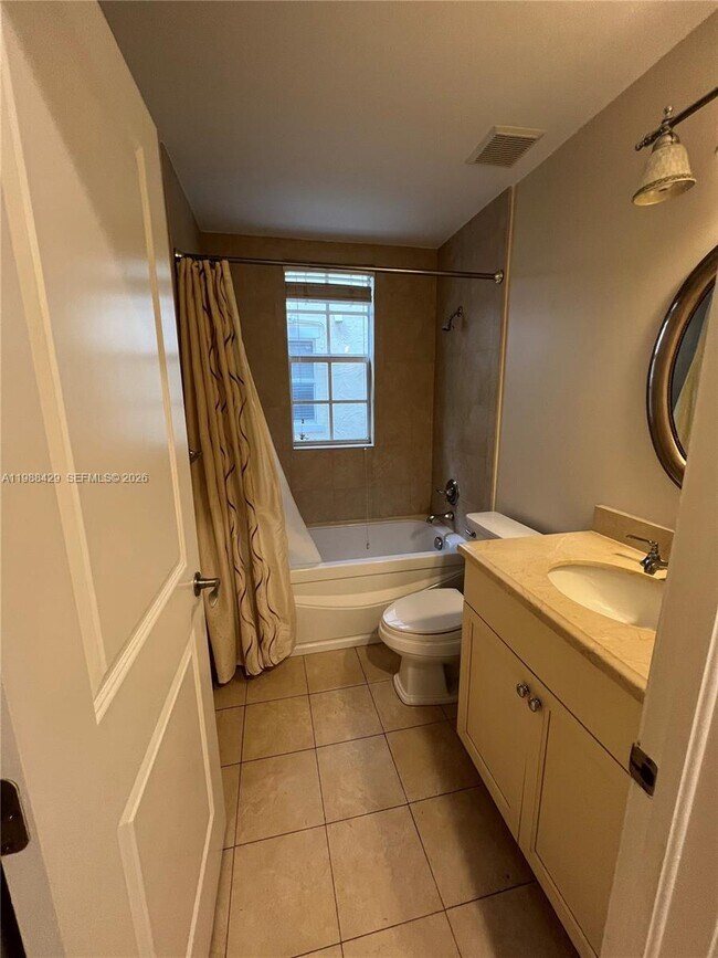 Foto del edificio - 481 Menendez Ave