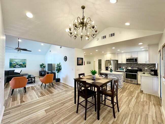 Foto del edificio - AVAILABLE NOW!! 3 BEDROOM 3 BATHROOM HOME IN JOSHUA TREE!