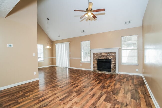 Foto del edificio - 5622 Riverside Dr