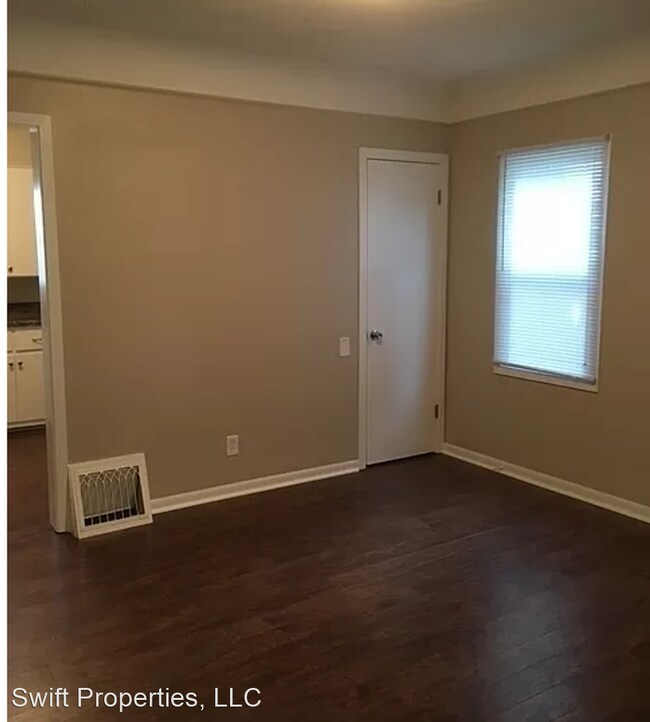Building Photo - 2 br, 1 bath House - 2919 East Walnut Street