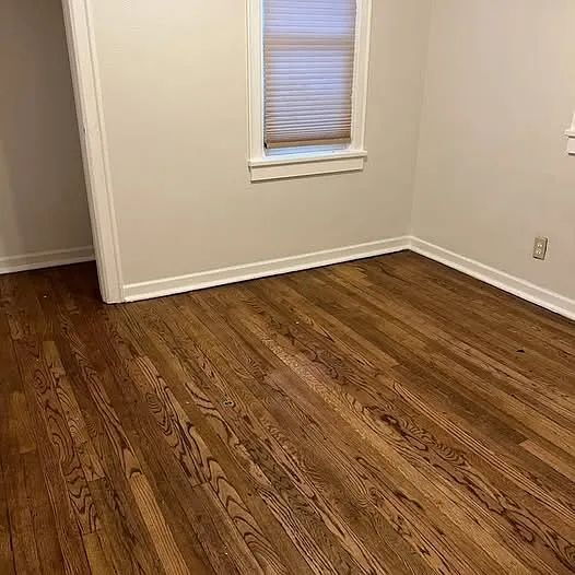 Foto del edificio - "Charming 3-Bedroom Home with Hardwood Elegance on Hanover Street, Aurora!"