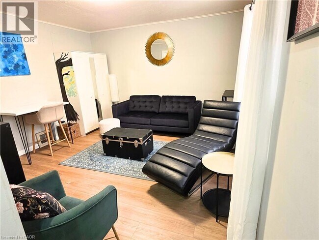 Photo du bâtiment - 81 E 11th St