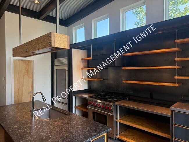 Foto del edificio - 636 NW Portland Ave