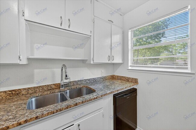 Foto del edificio - 2848 Beasley Dr