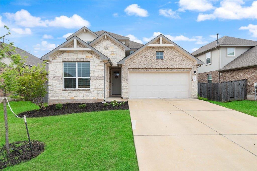 Foto principal - 13705 Mcarthur Dr