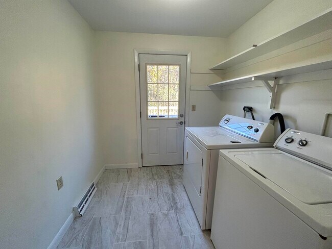 Building Photo - 131 Portsmouth Ave