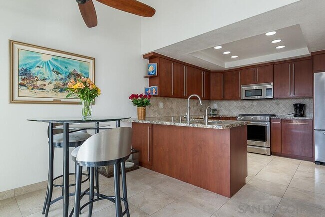 Foto del edificio - 78 Kingston Ct S