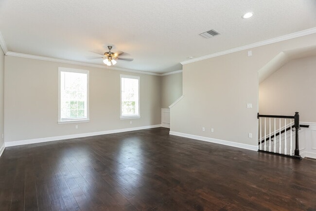 Building Photo - 4475 Ellipse Dr