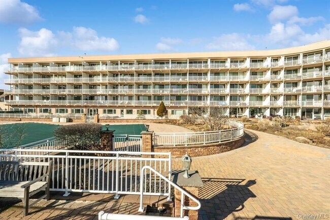 Foto del edificio - 830 Shore Rd