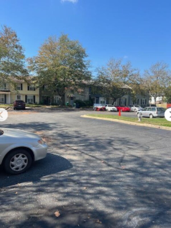 Foto del edificio - 7211 Branchwood Pl