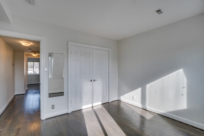 Building Photo - 1214 Eton Ct NW