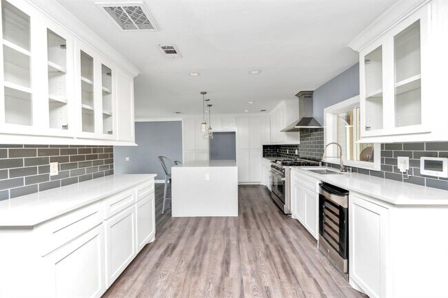 Building Photo - 12418 Mill Ridge Dr