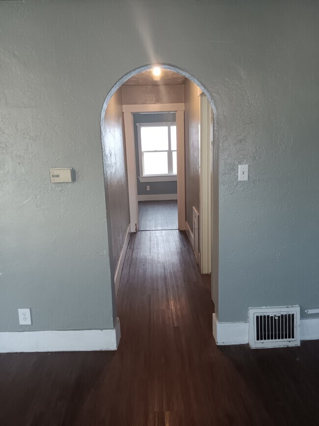 Foto del edificio - 714 E Oak St
