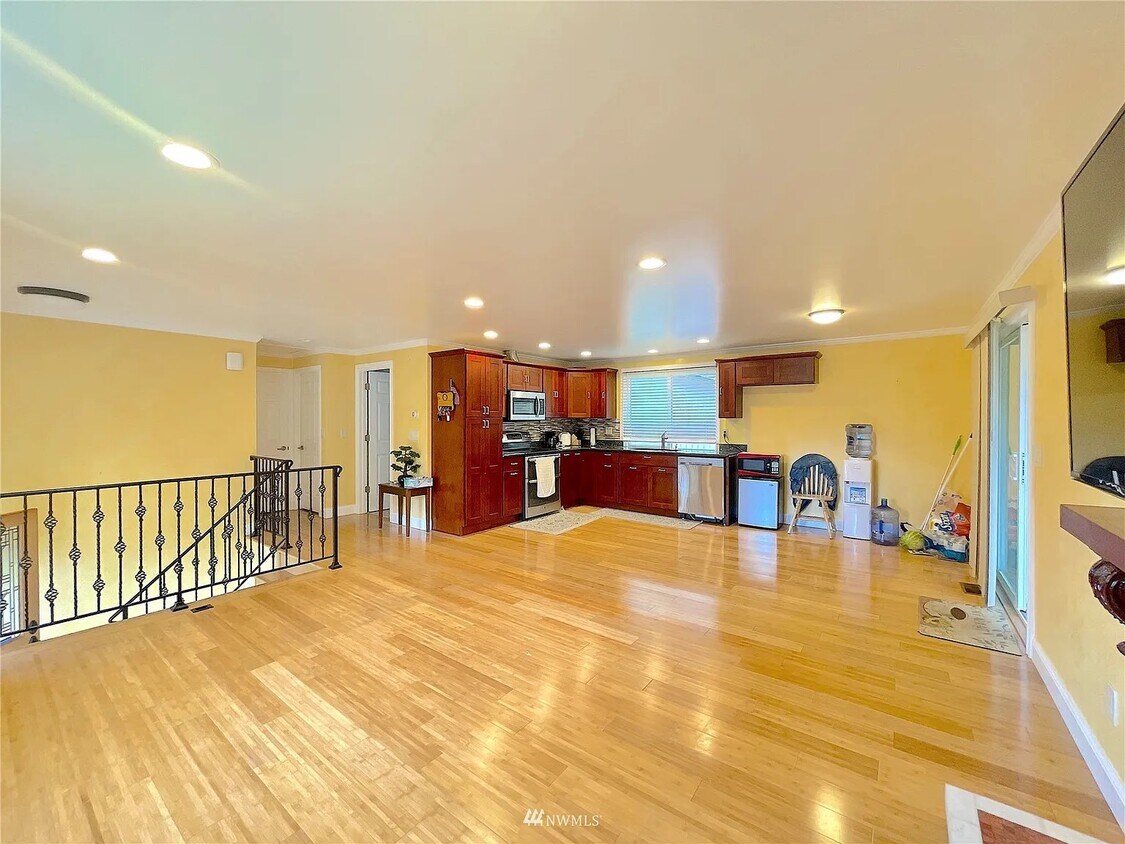 15325 45th Pl W, Lynnwood, WA 98087 House Rental in Lynnwood, WA