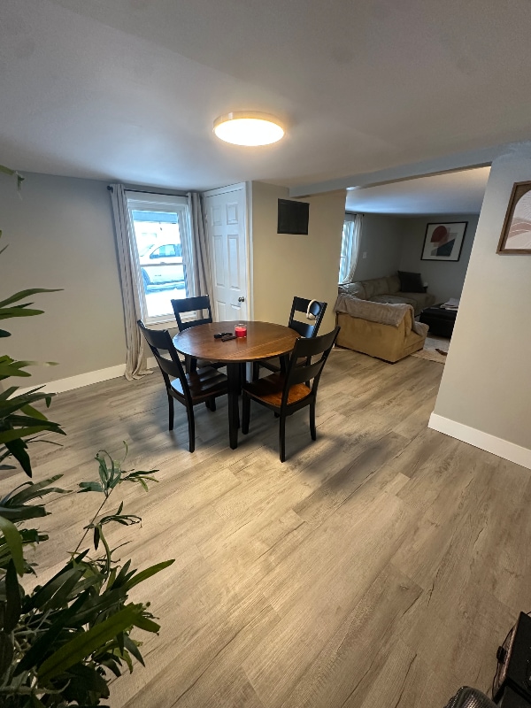 Building Photo - 150 E North St