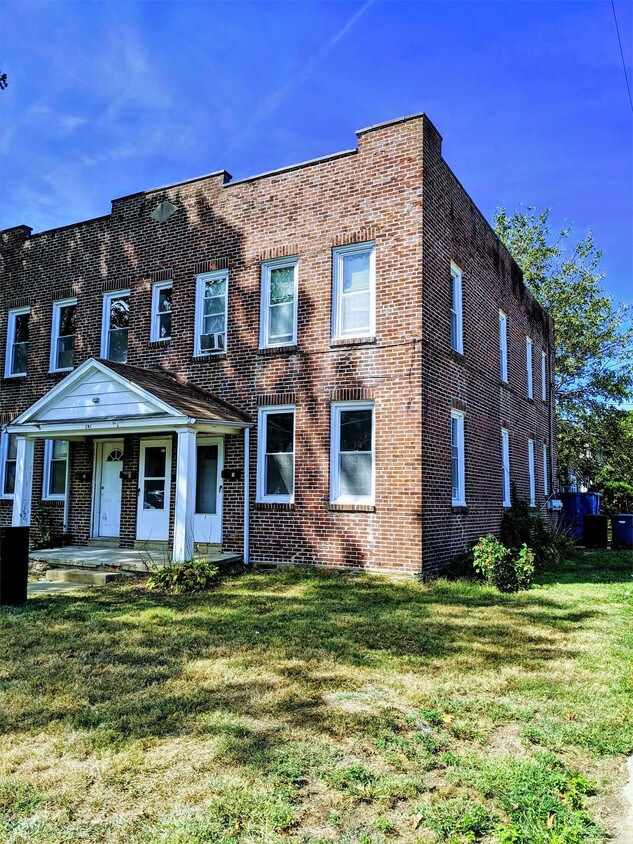 201 S Dupont St Unit 1, Wilmington, DE 19805 Room for Rent in