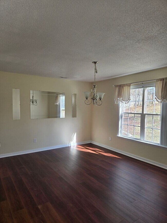 Foto del edificio - Charming 3-Bedroom Home in Hunters Creek – Pet Friendly & Great Amenities!