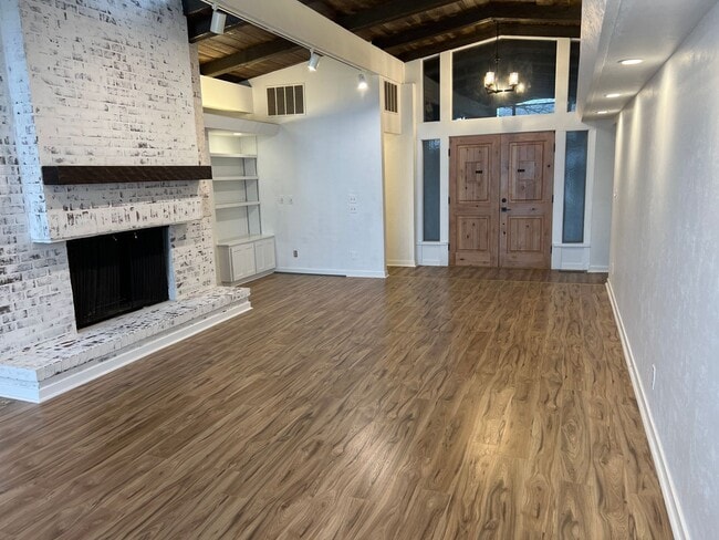 Building Photo - 4 Bedroom 2 bath home near lake Tenkiller ...