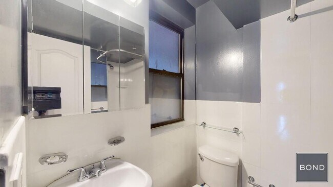 Foto del edificio - 722 Tenth Avenue