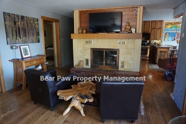 Building Photo - 27865 Cragmont Dr