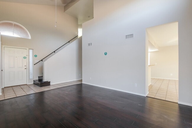 Building Photo - 116 W Monona Dr