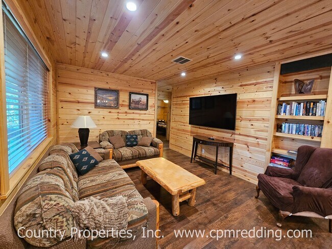 Foto del edificio - Country Living with 4 Bedrooms plus an Office!