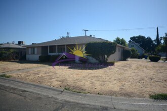 Building Photo - 2252-2254 Royale Rd