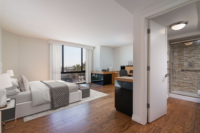 Building Photo - Lido Park Condo with magnificent views of ...