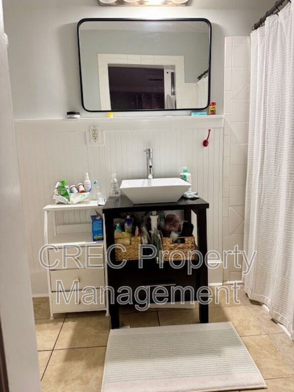 Building Photo - 2211 Ramsay St