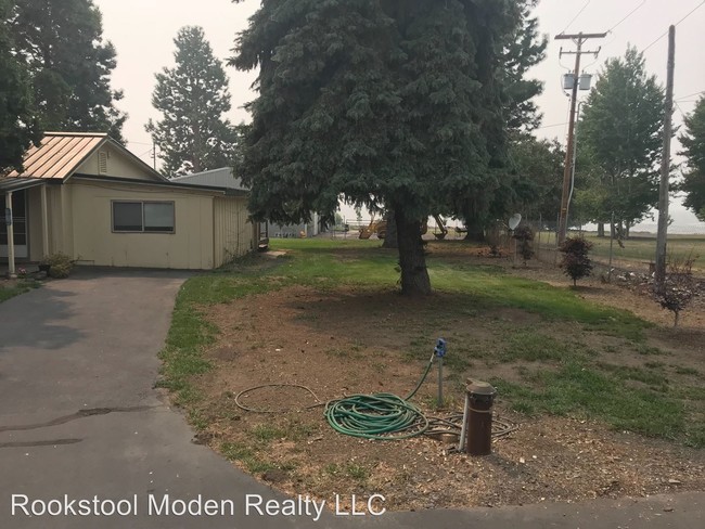 Building Photo - 3 br, 1 bath House - 36334 Modoc Point Rd