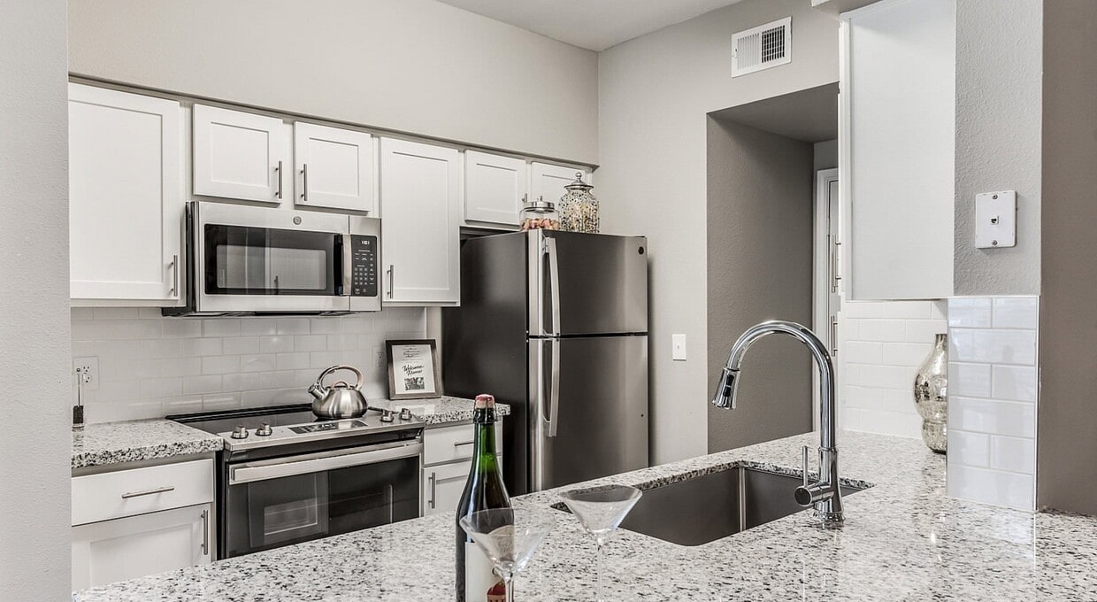 Primary Photo - Start Fresh – $250 Off When You Lease Today