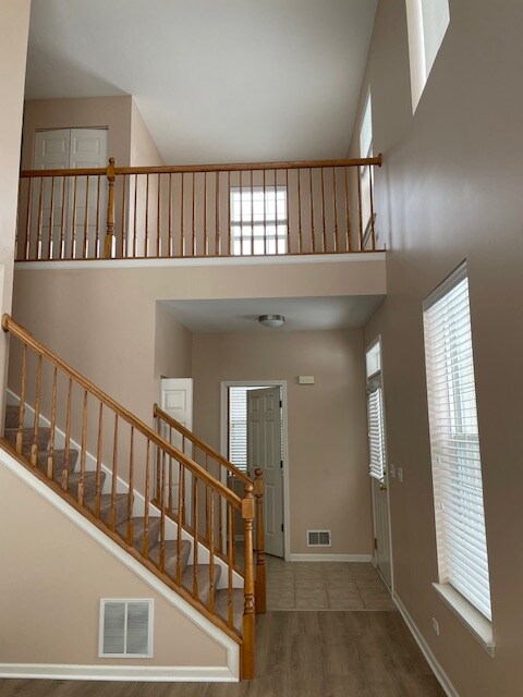 Building Photo - 2401 Sunshine Ln