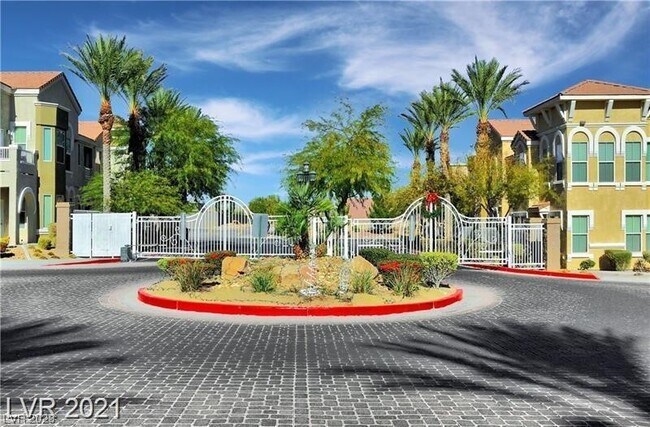 Foto del edificio - 10001 Peace Way