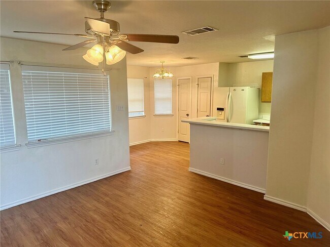Foto del edificio - 130 Cedargrove