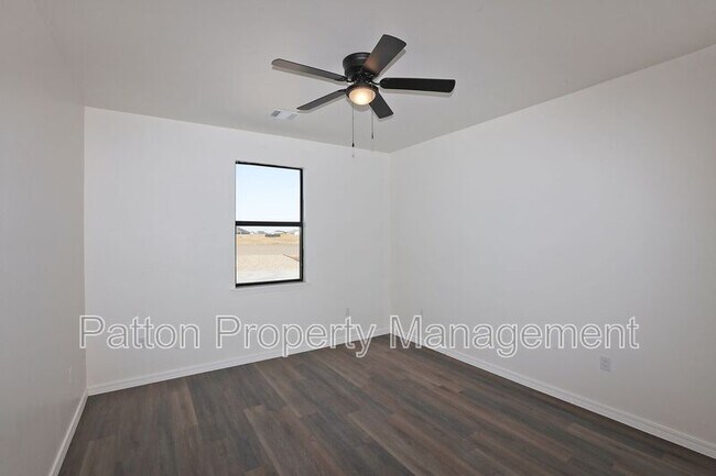 Foto del edificio - 13771 Periwinkle Dr