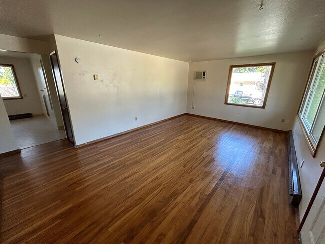 Foto del edificio - 10311 - 10315 E 8th Ave