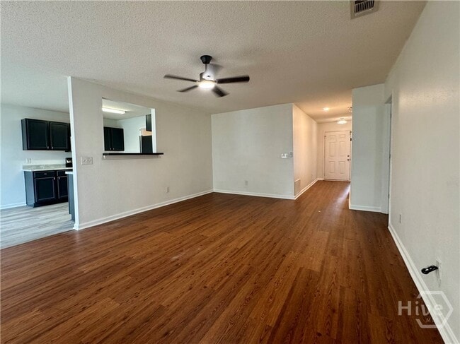 Building Photo - 18 Allen Brook Dr